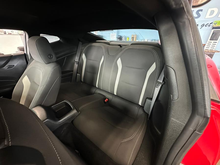 2017 Chevrolet Camaro 2dr Cpe 1LT photo