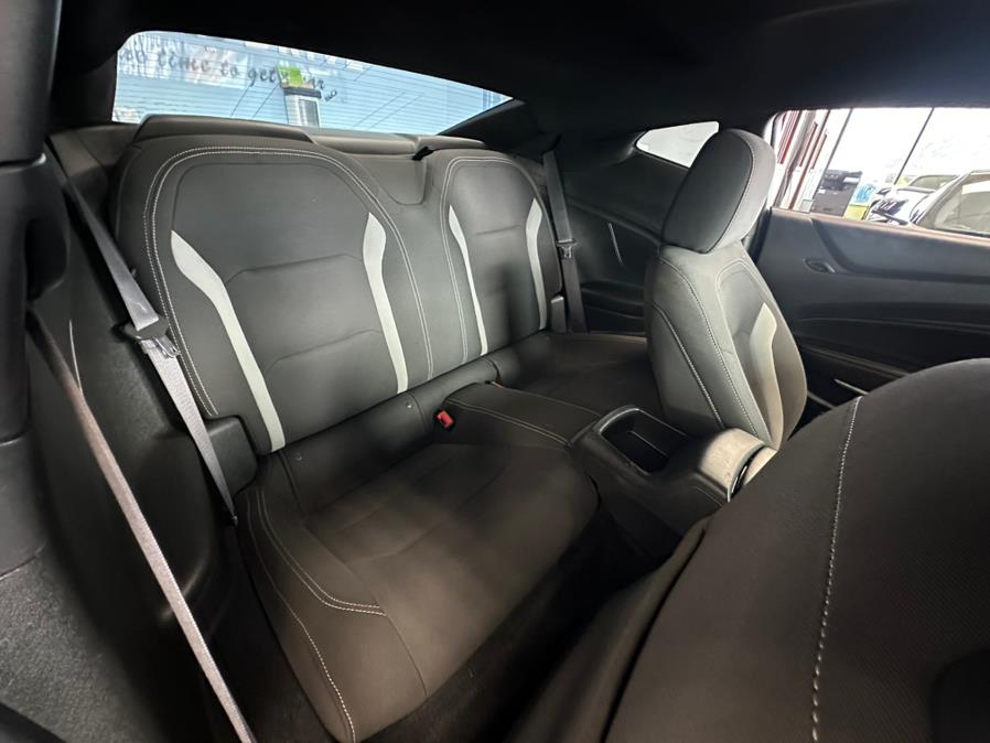 2017 Chevrolet Camaro 2dr Cpe 1LT photo