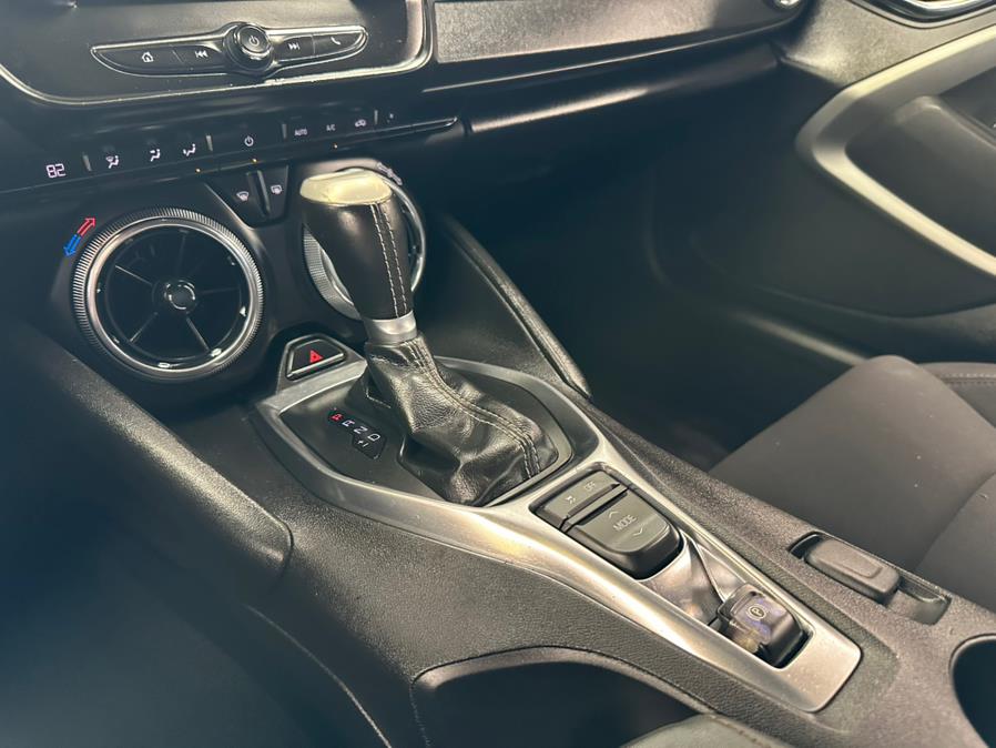 2017 Chevrolet Camaro 2dr Cpe 1LT photo