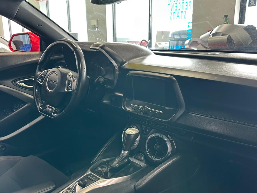 2017 Chevrolet Camaro 2dr Cpe 1LT photo