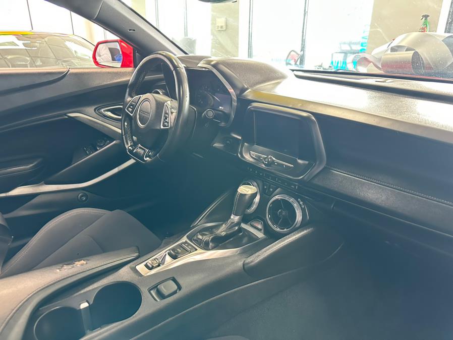 2017 Chevrolet Camaro 2dr Cpe 1LT photo