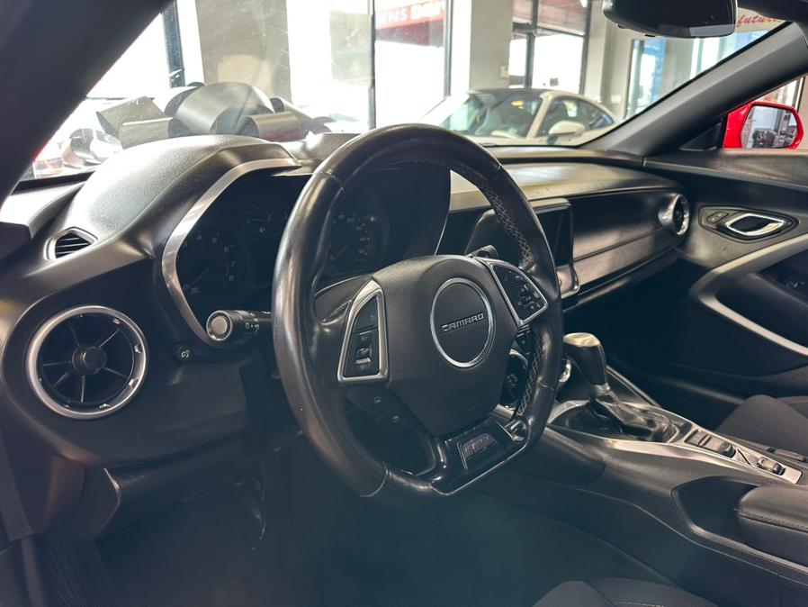 2017 Chevrolet Camaro 2dr Cpe 1LT photo