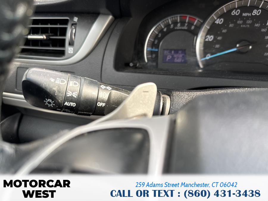 2013 Toyota Camry L photo