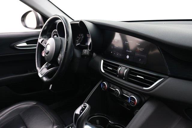 2020 Alfa Romeo Giulia photo