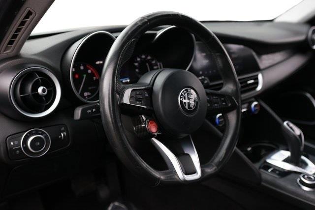 2020 Alfa Romeo Giulia photo
