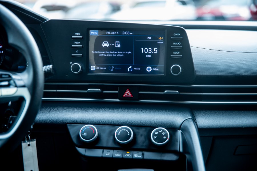 2021 Hyundai Elantra SE IVT *Ltd Avail* photo