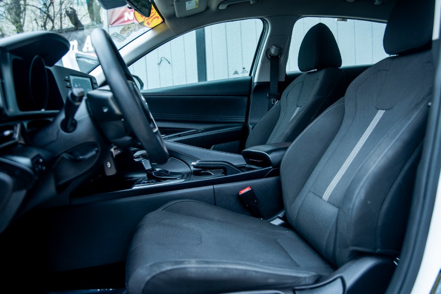 2021 Hyundai Elantra SE IVT *Ltd Avail* photo