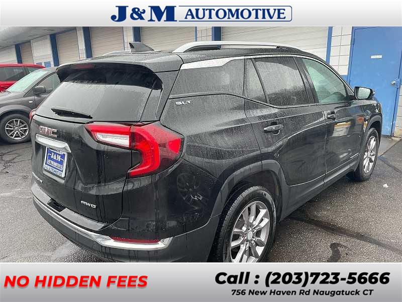 2023 GMC Terrain SLT photo
