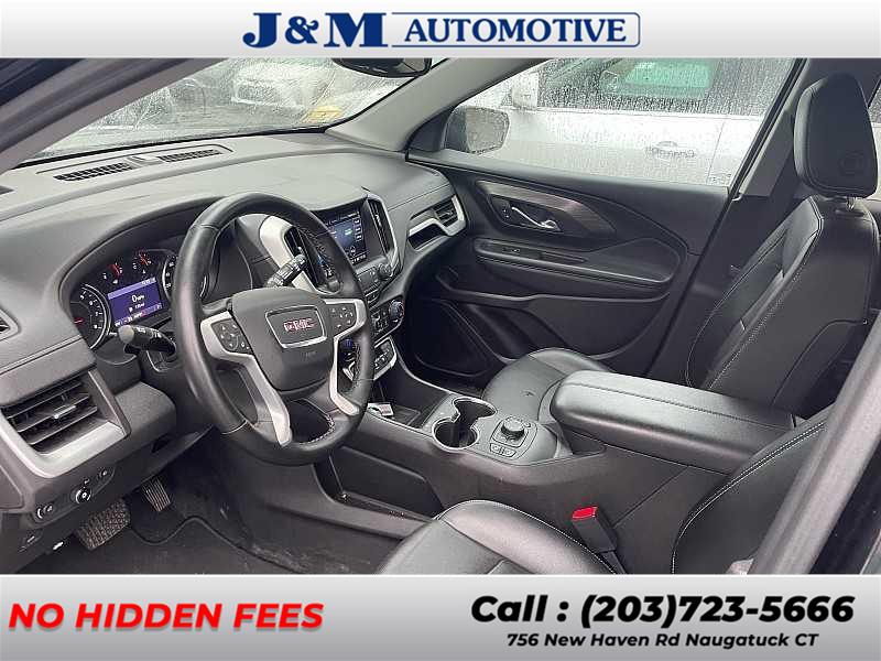 2023 GMC Terrain SLT photo