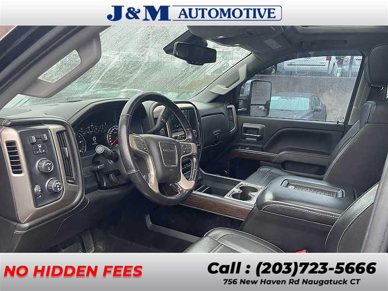 2018 GMC Sierra 2500HD Denali photo
