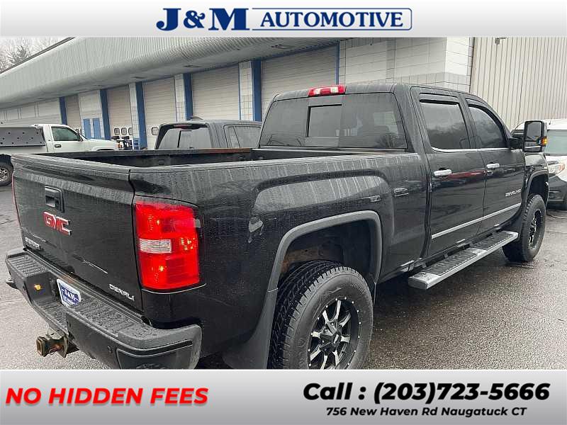 2018 GMC Sierra 2500HD Denali photo