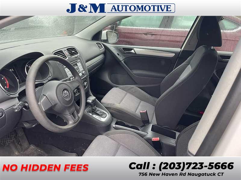 2010 Volkswagen Golf Base PZEV photo
