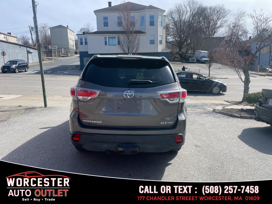 2015 Toyota Highlander AWD 4dr V6 XLE (Natl) photo