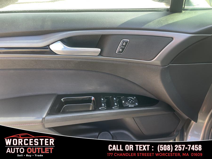 2013 Ford Fusion SE photo