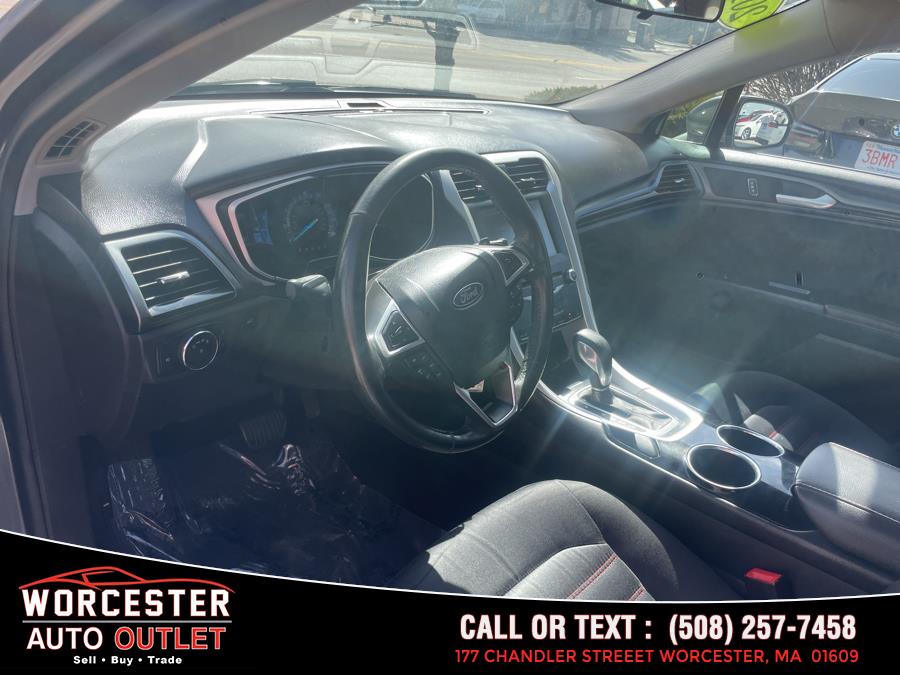 2013 Ford Fusion SE photo