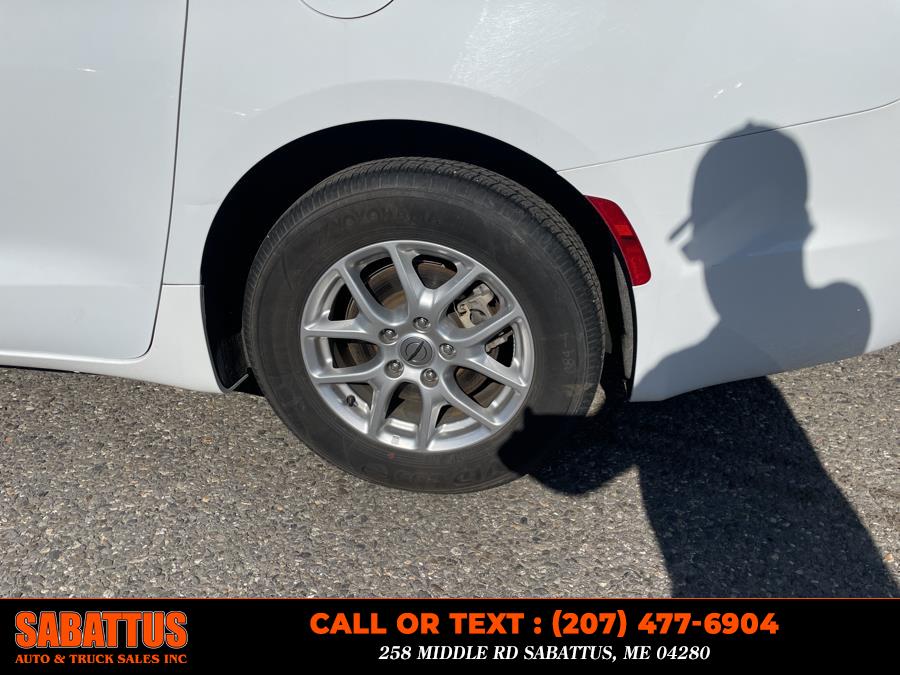 2023 Chrysler Pacifica Touring L FWD photo