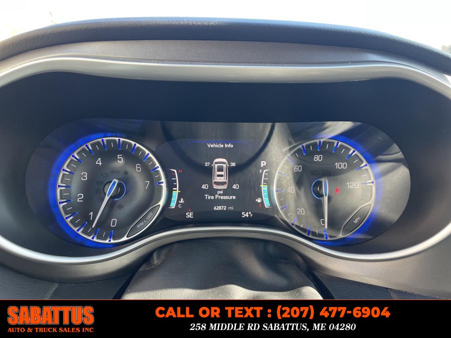 2023 Chrysler Pacifica Touring L FWD photo