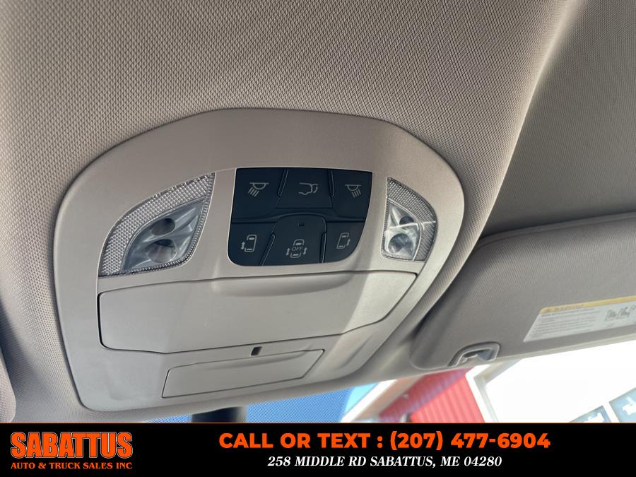 2023 Chrysler Pacifica Touring L FWD photo