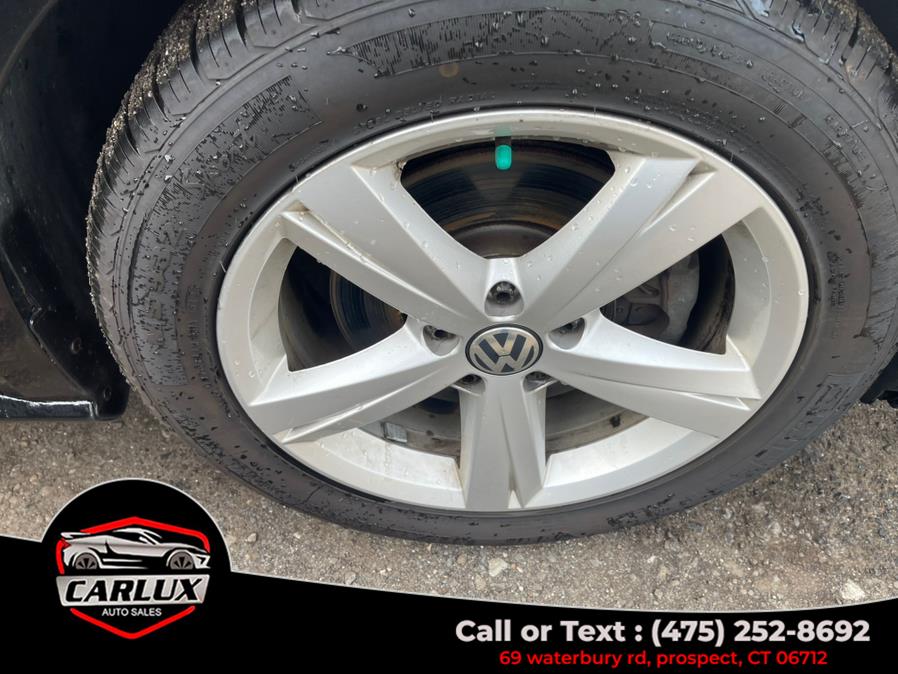 2013 Volkswagen Passat SE PZEV photo
