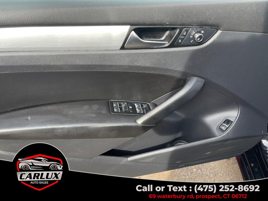 2013 Volkswagen Passat SE PZEV photo