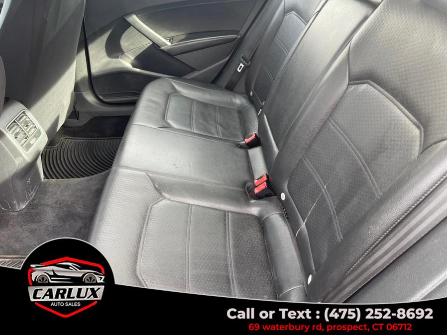 2013 Volkswagen Passat SE PZEV photo