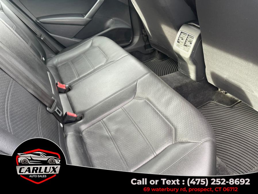 2013 Volkswagen Passat SE PZEV photo