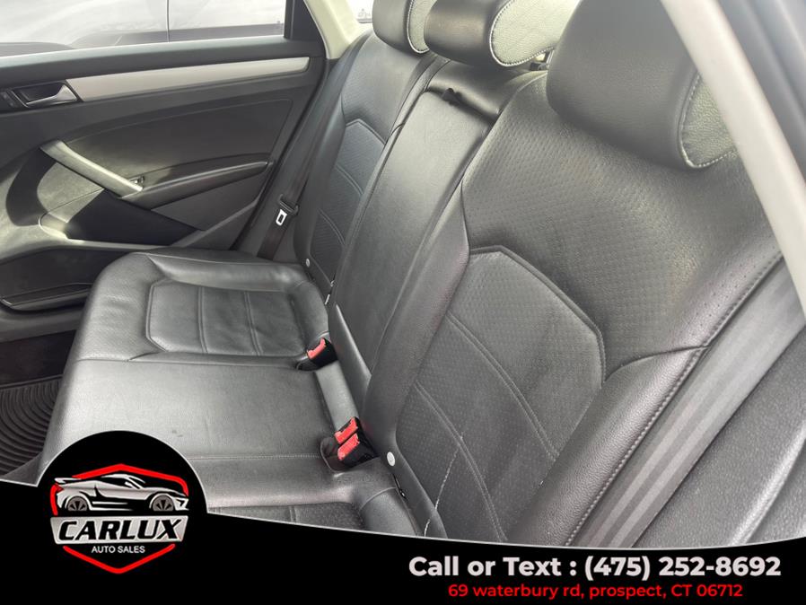 2013 Volkswagen Passat SE PZEV photo