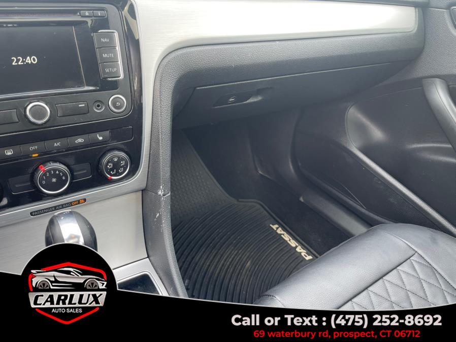 2013 Volkswagen Passat SE PZEV photo