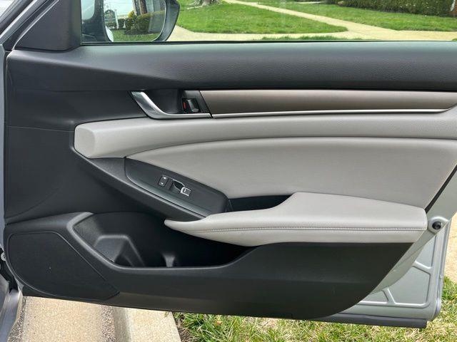 2019 Honda Accord LX photo
