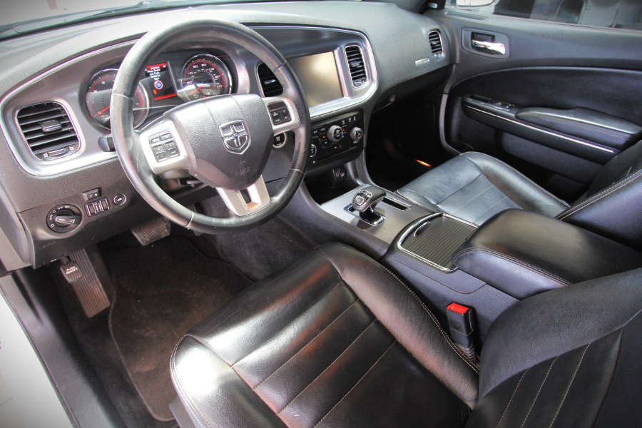 2014 Dodge Charger SXT photo