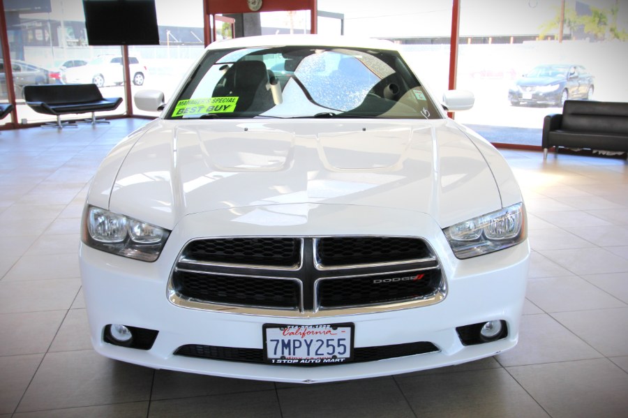 2014 Dodge Charger SXT photo