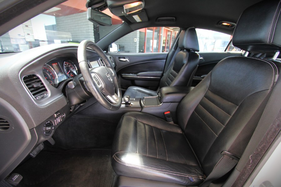 2014 Dodge Charger SXT photo