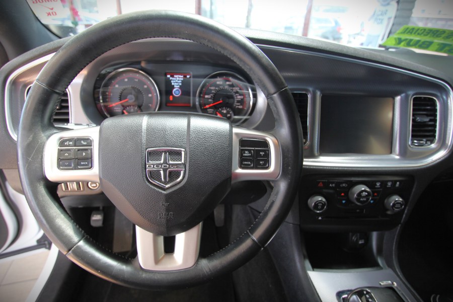 2014 Dodge Charger SXT photo