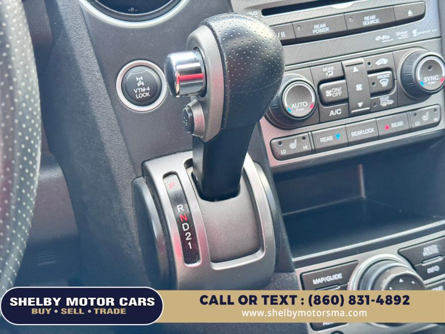 2015 Honda Pilot 4WD 4dr Touring w/RES & Navi photo