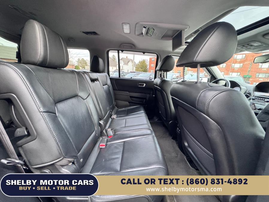 2015 Honda Pilot 4WD 4dr Touring w/RES & Navi photo