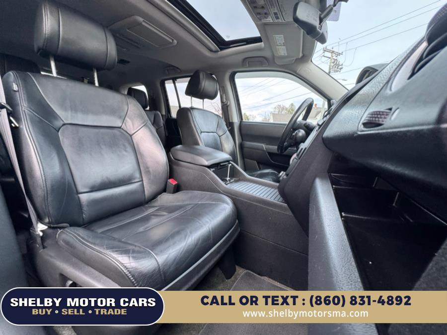 2015 Honda Pilot 4WD 4dr Touring w/RES & Navi photo