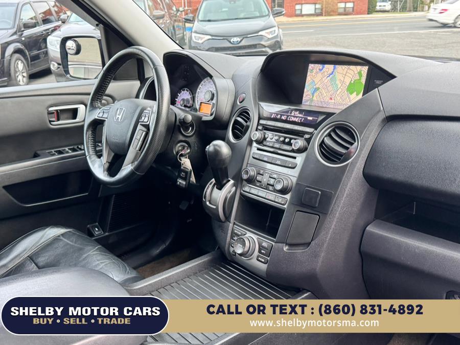 2015 Honda Pilot 4WD 4dr Touring w/RES & Navi photo