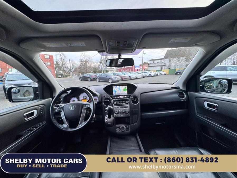 2015 Honda Pilot 4WD 4dr Touring w/RES & Navi photo
