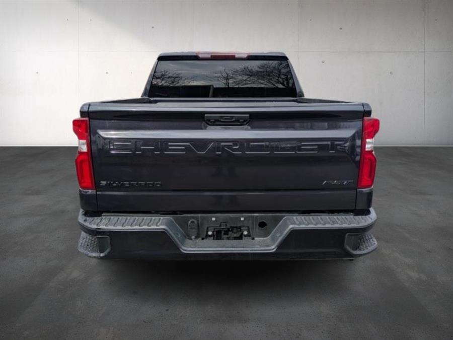2022 Chevrolet Silverado 1500 2WD Crew Cab 147 RST photo