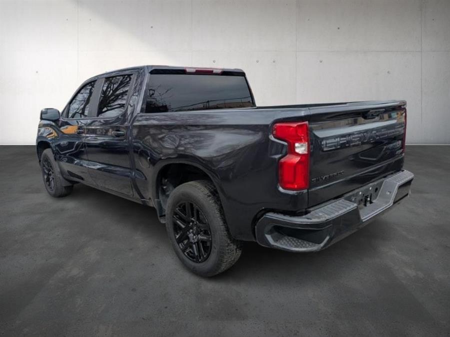 2022 Chevrolet Silverado 1500 2WD Crew Cab 147 RST photo