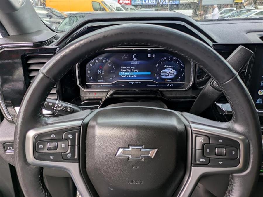 2022 Chevrolet Silverado 1500 2WD Crew Cab 147 RST photo