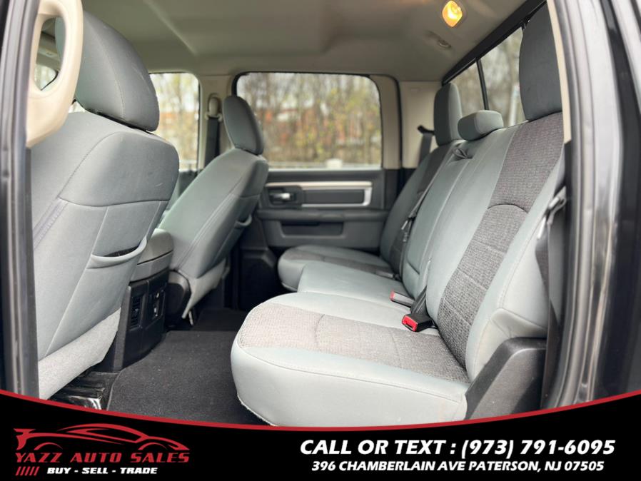 2018 RAM 1500 BIG HORN4x4 Crew Cab 5''7