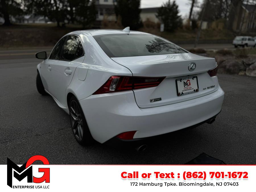 2015 Lexus IS 350 photo