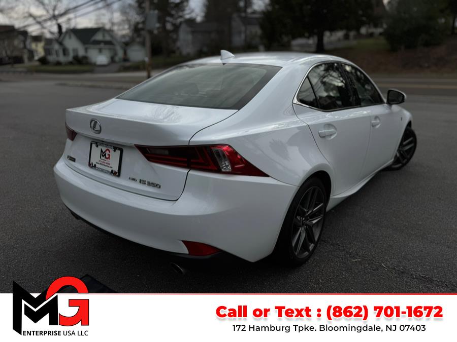 2015 Lexus IS 350 photo