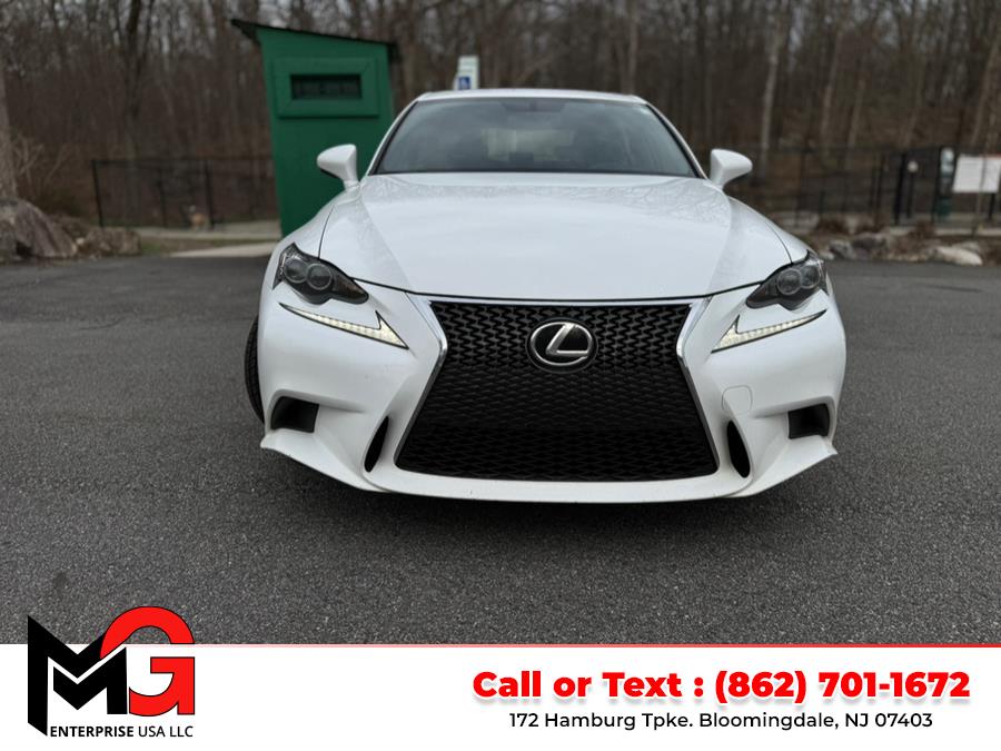 2015 Lexus IS 350 photo
