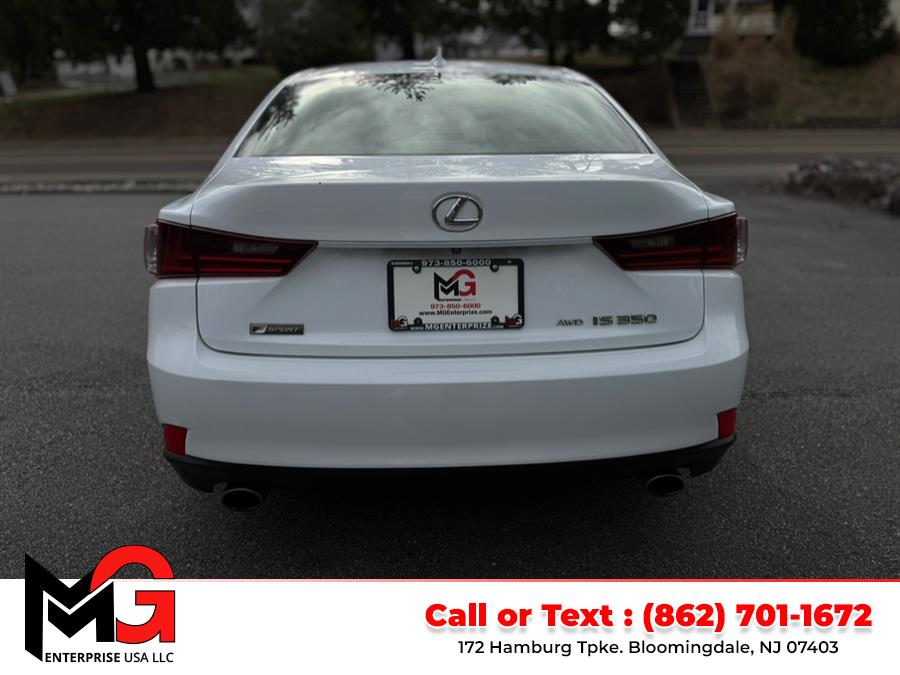 2015 Lexus IS 350 photo