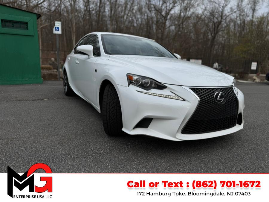 2015 Lexus IS 350 photo