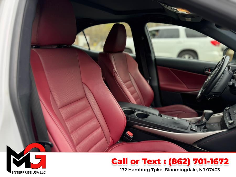2015 Lexus IS 350 photo