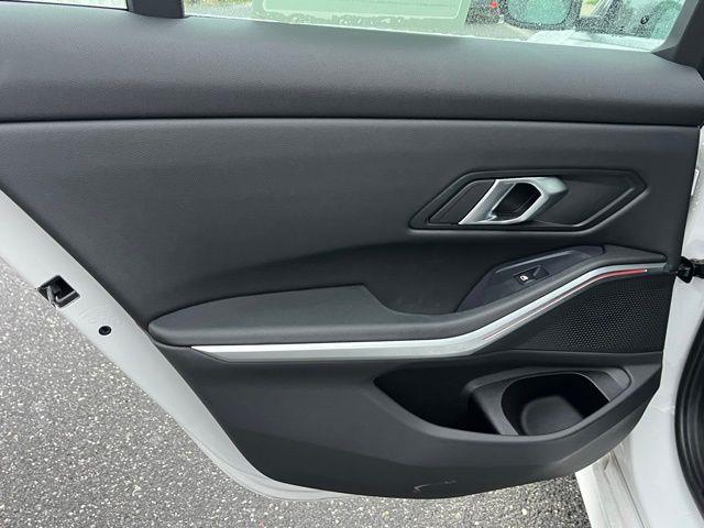2024 BMW 3-Series 330i photo