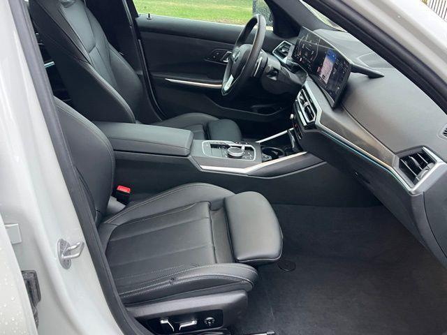 2024 BMW 3-Series 330i photo